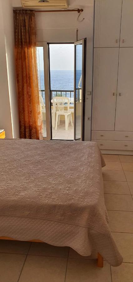 Eirini Apts On The Beach Psari Forada Exteriér fotografie
