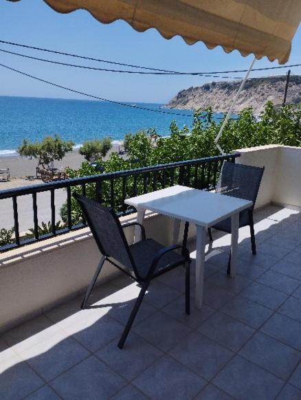 Eirini Apts On The Beach Psari Forada Exteriér fotografie